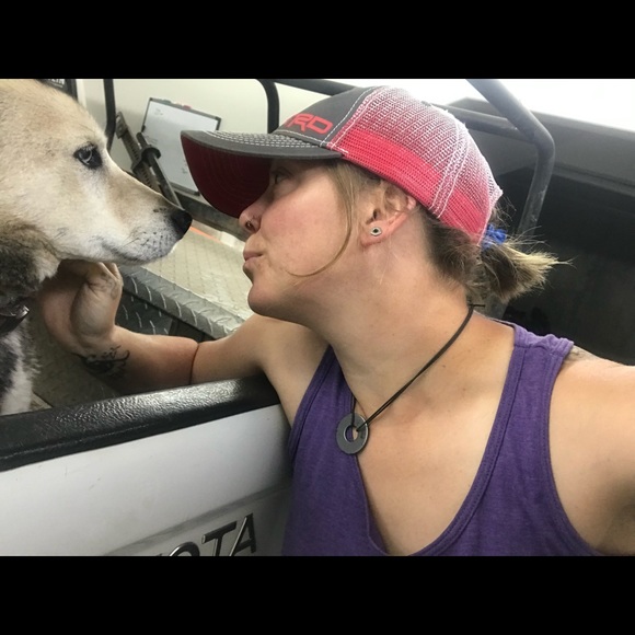 Meet your Posher, Sara from the Sticks. - Picture 2 of 3